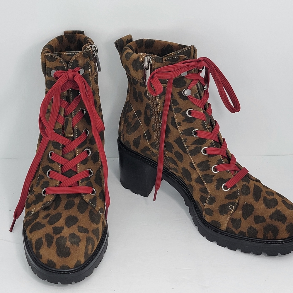 NWOB Vince Camuto Leopard Print‎ Ankle Boots with Red Laces SIZE 8. #1622